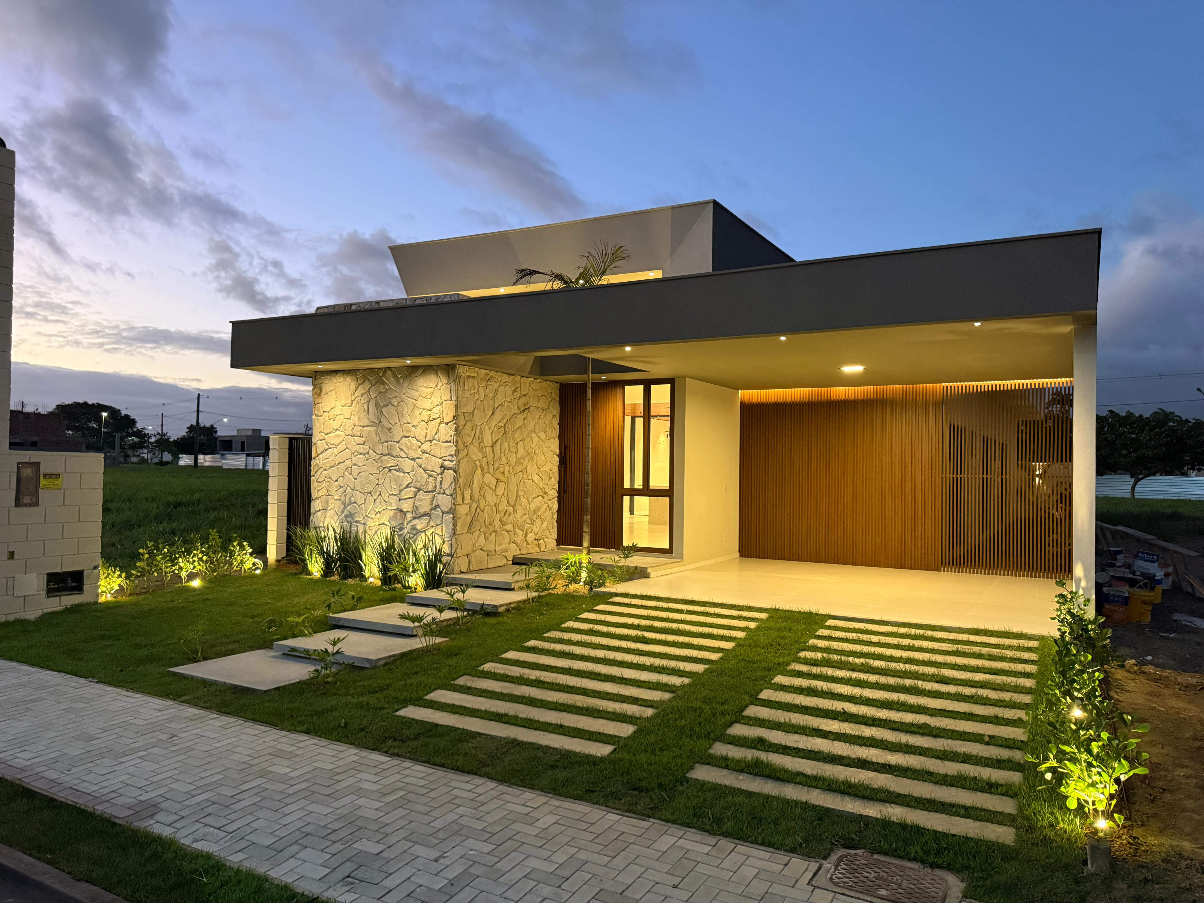 Casa térrea com fachada moderna